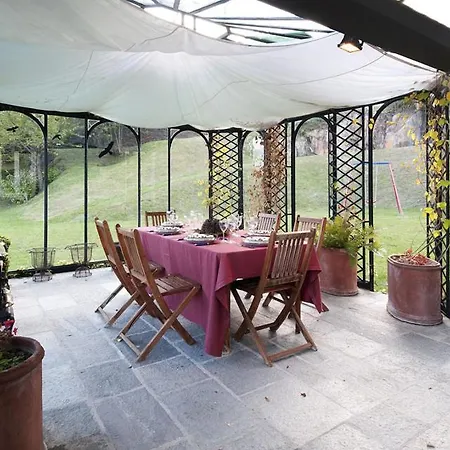 San Siro Sleeps 8 With Pool And Air Con