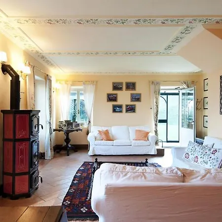 Villa San Siro Sleeps 8 With Pool And Air Con San Siro (Lombardy)