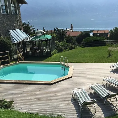San Siro Sleeps 8 With Pool And Air Con Villa