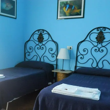 Villa San Siro Sleeps 8 With Pool And Air Con