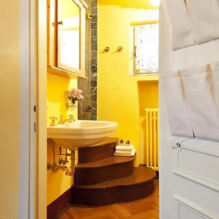 San Siro Sleeps 8 With Pool And Air Con