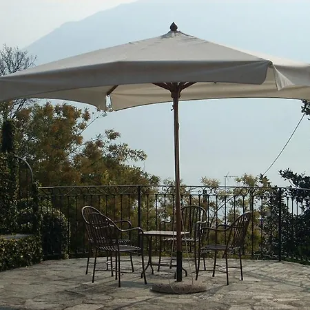 Villa San Siro Sleeps 8 With Pool And Air Con San Siro (Lombardy)